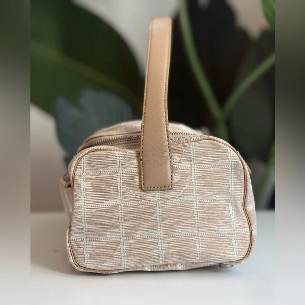 Chanel ‘Travel Line Cosmetics Clutch’